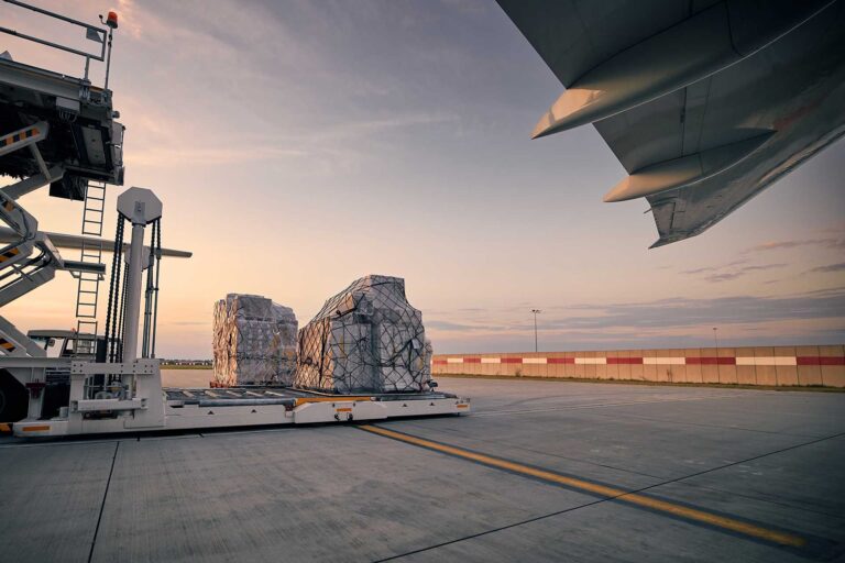 How to Compare Freight Forwarding Companies in Dubai: 7 Things to Look For